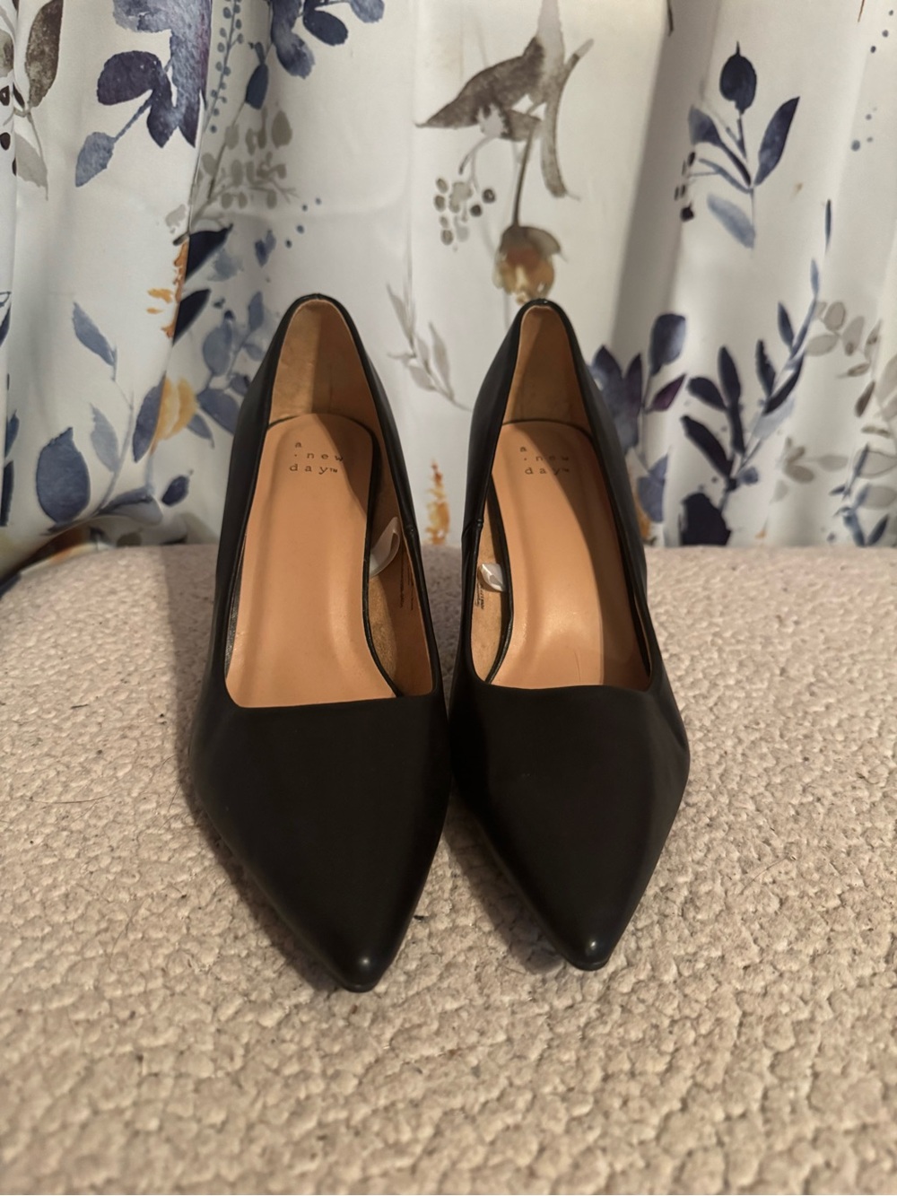 a new day Black Pointed-Toe High Heels Size 8